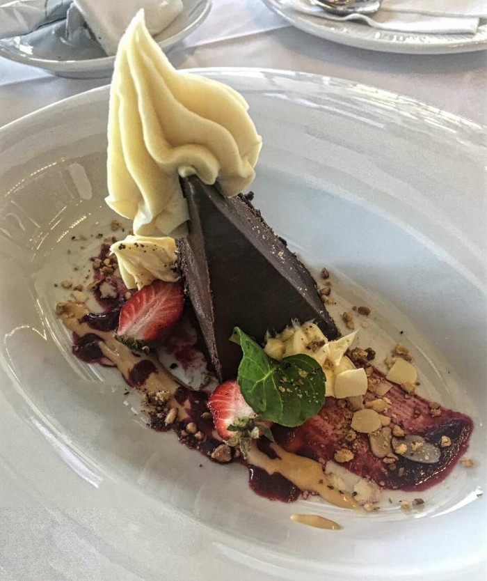 Čokoladni kolač u restoranu Despacito