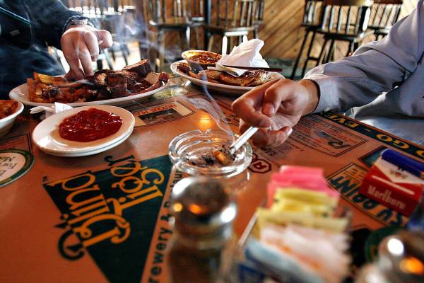 smoking in restaurant