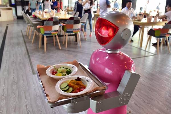 robot konobar naslovna