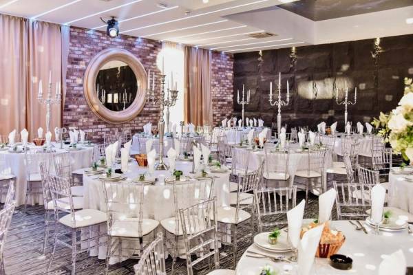 rich garden event hall enterijer 2