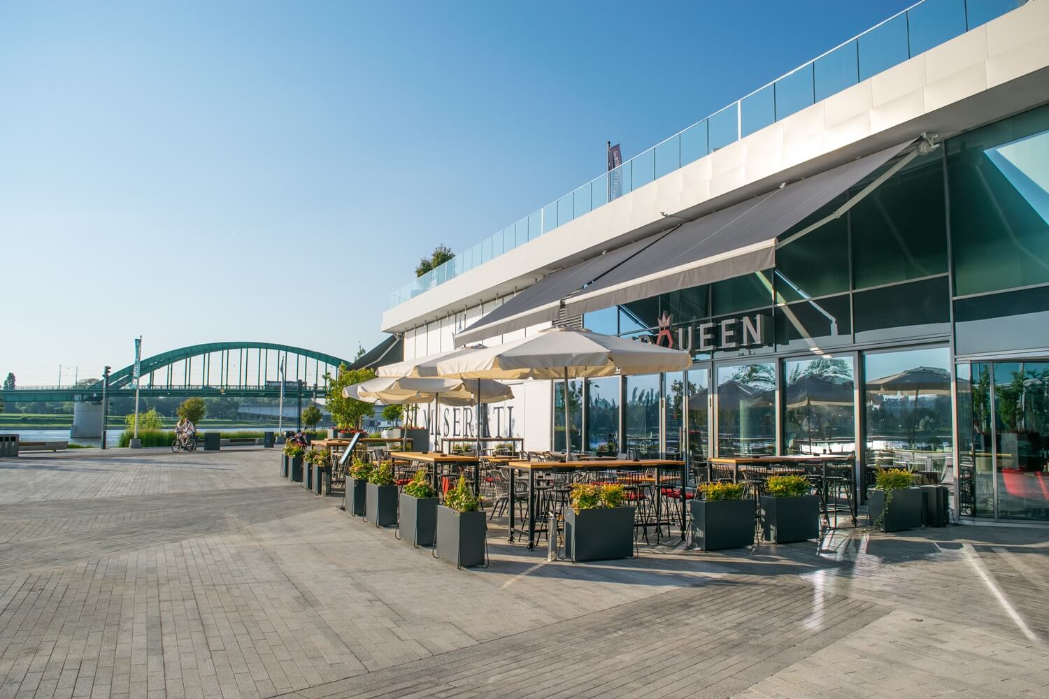 restoran red queen beograd na vodi 25